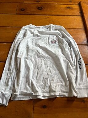 Vineyard Vines White Long-Sleeve Tee with Sleeve Logo